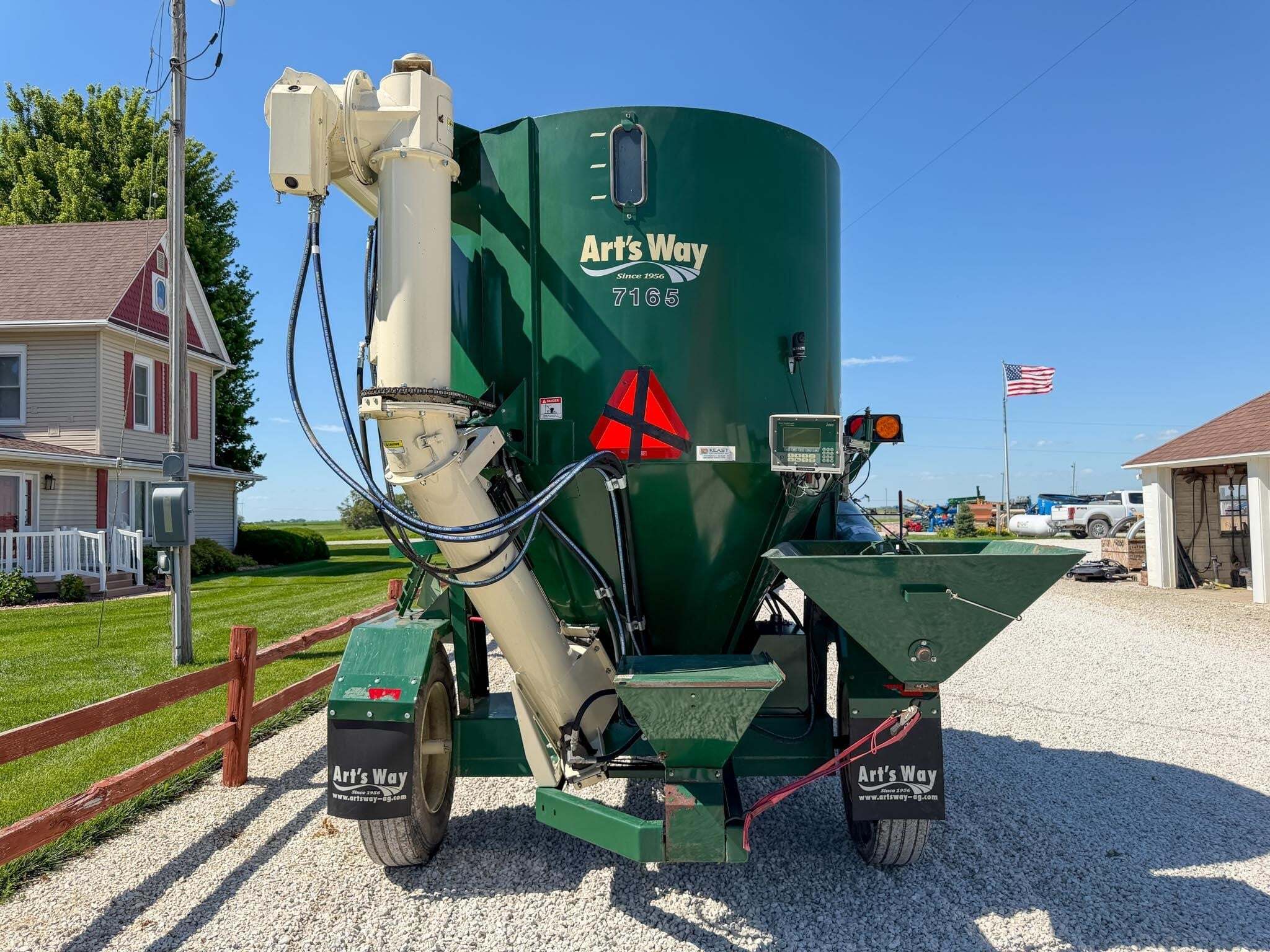 2018 Art's Way 7165 Grinders and Mixer