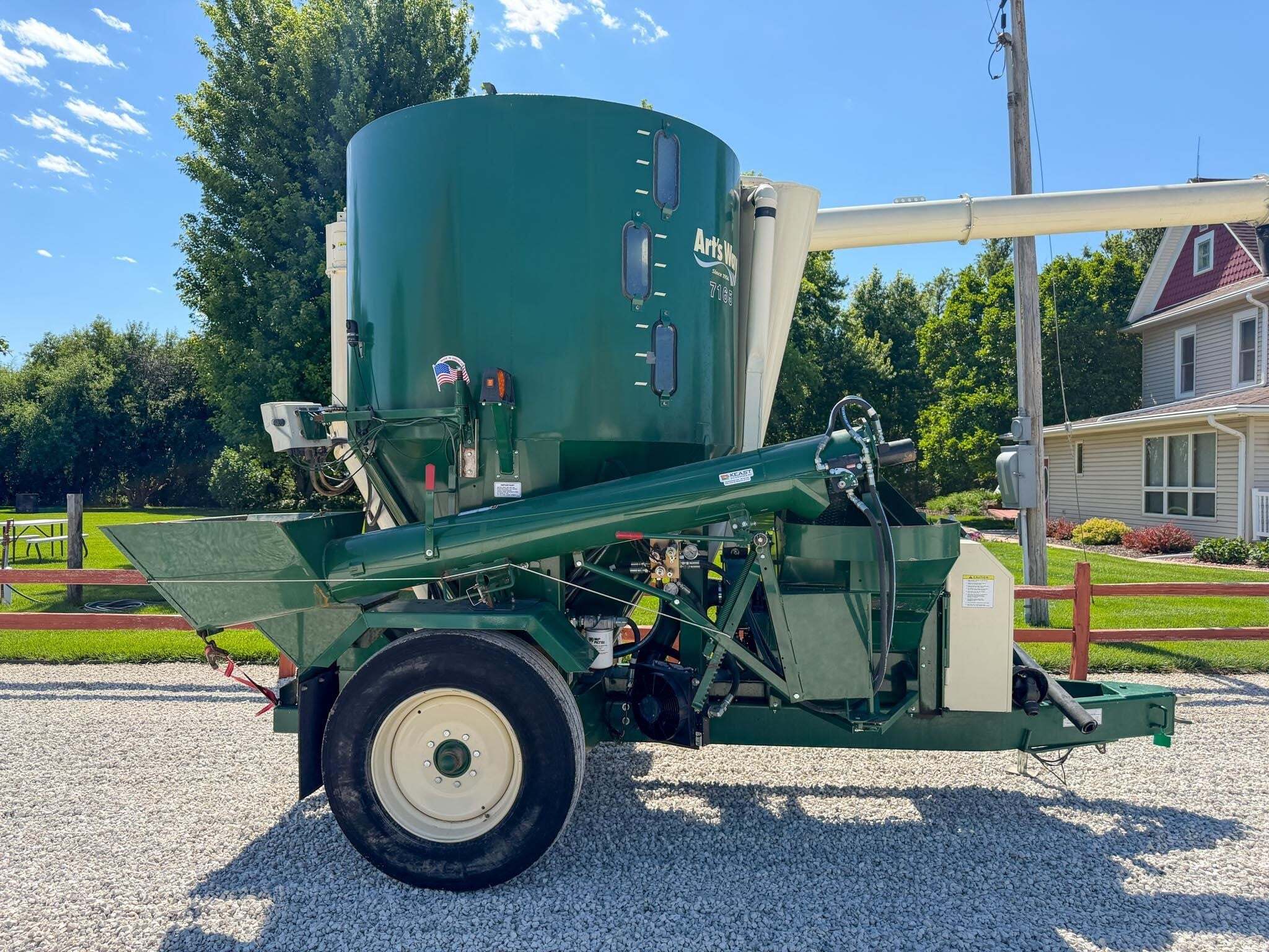 2018 Art's Way 7165 Grinders and Mixer