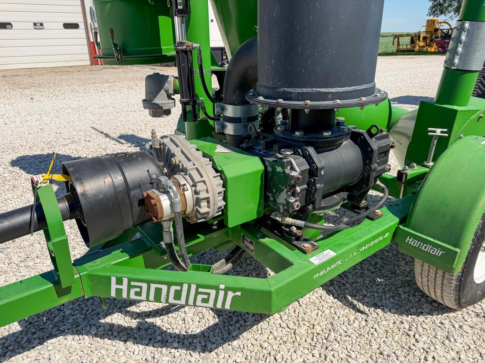 2021 Handlair 566 Grain Vac