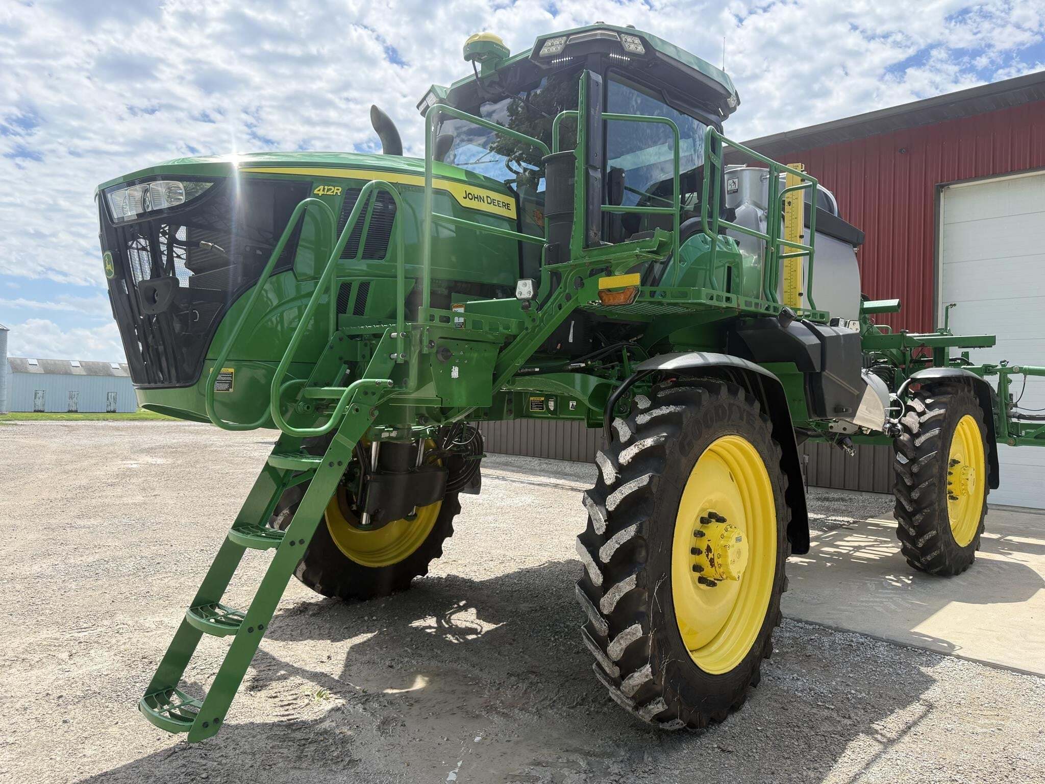 2022 John Deere 412R Self-Propelled Sprayer