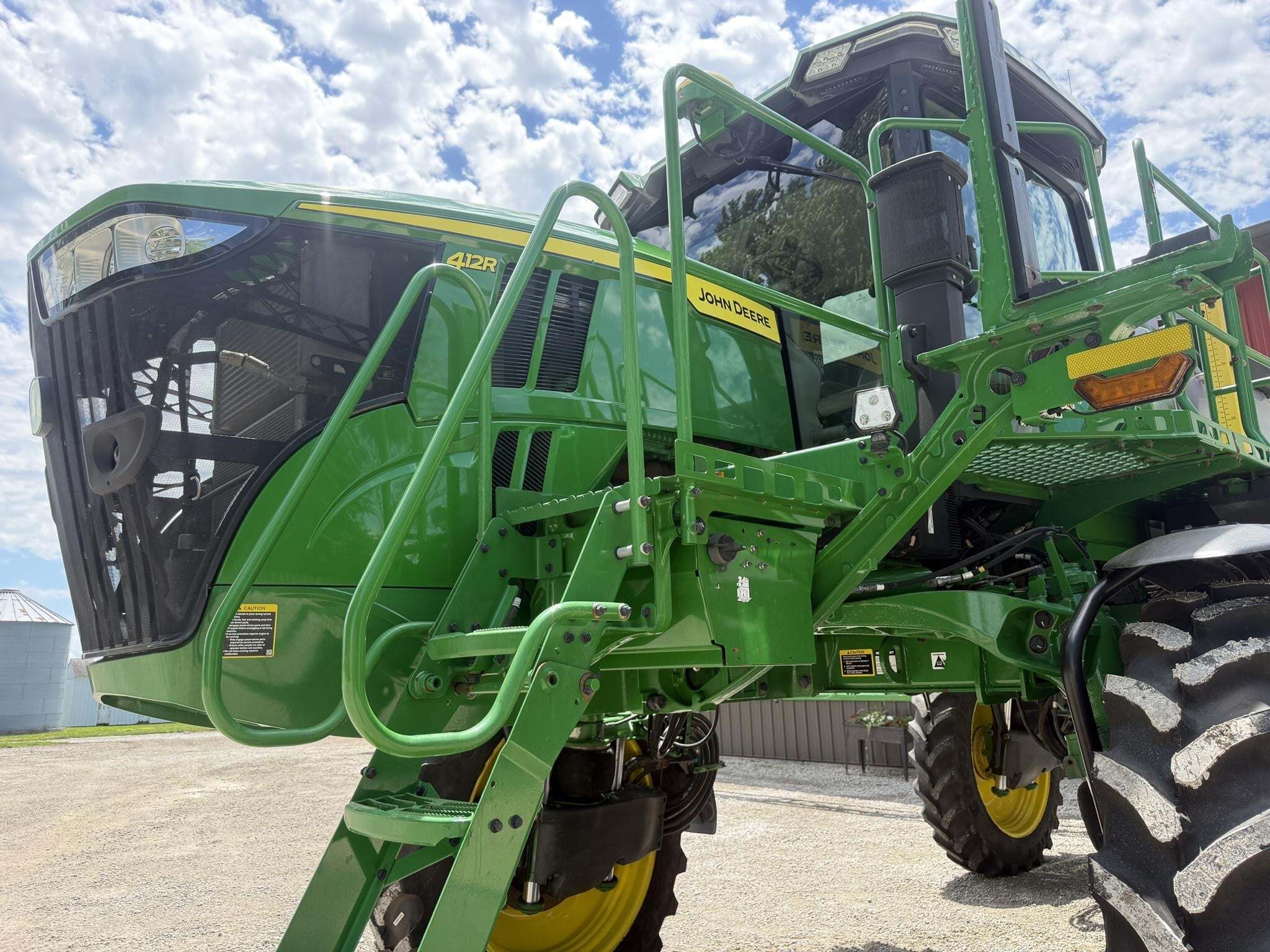 2022 John Deere 412R Self-Propelled Sprayer