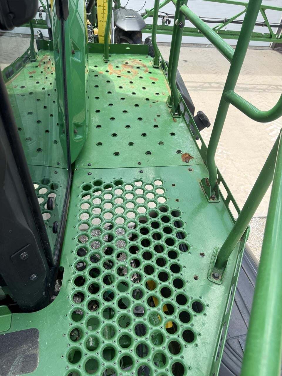 2022 John Deere 412R Self-Propelled Sprayer