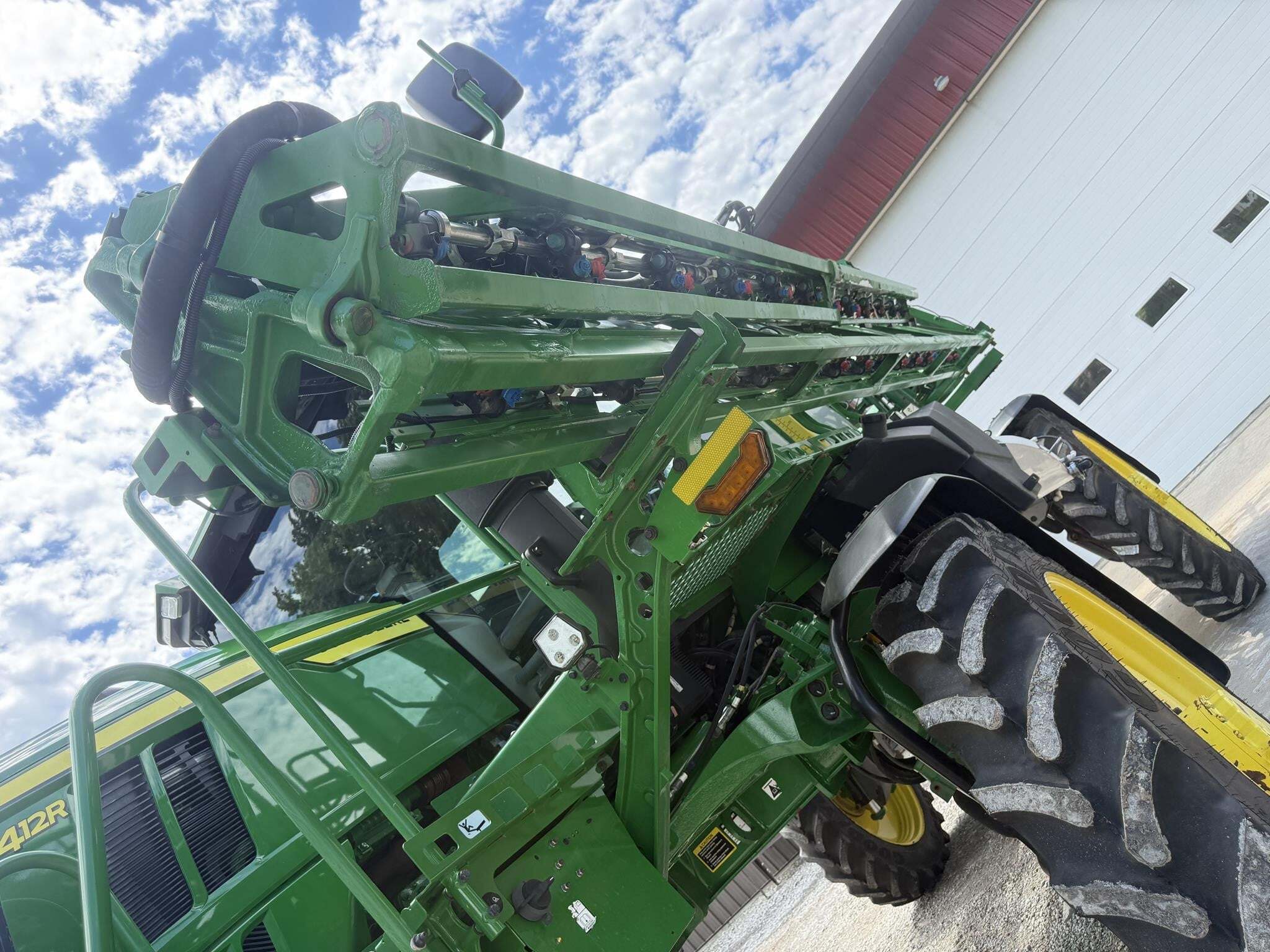 2022 John Deere 412R Self-Propelled Sprayer