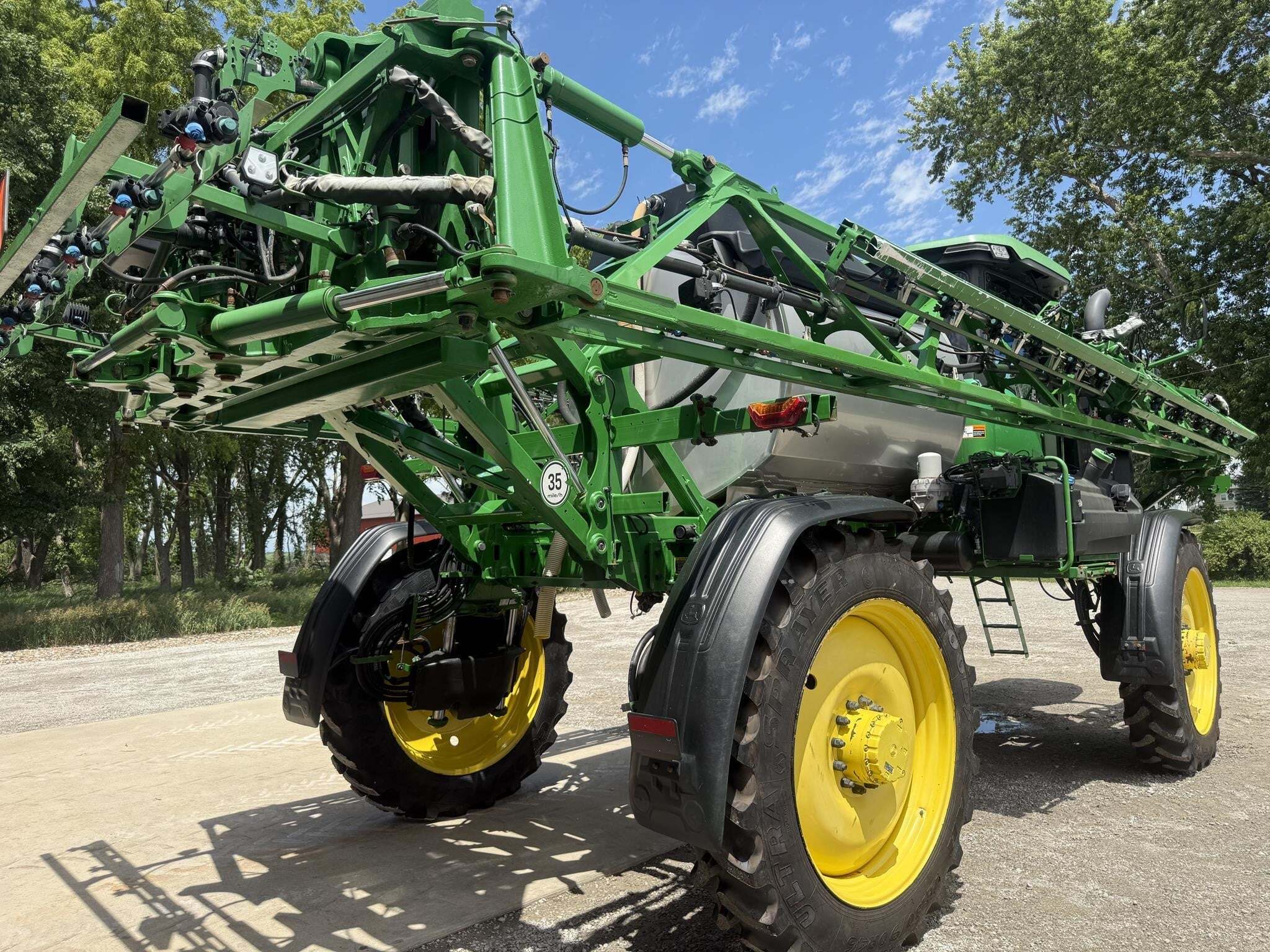 2022 John Deere 412R Self-Propelled Sprayer