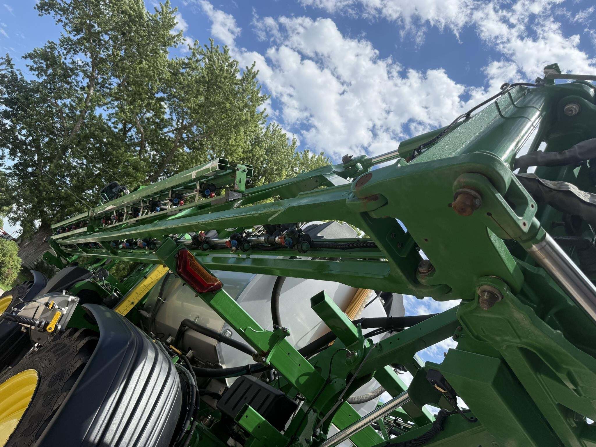 2022 John Deere 412R Self-Propelled Sprayer