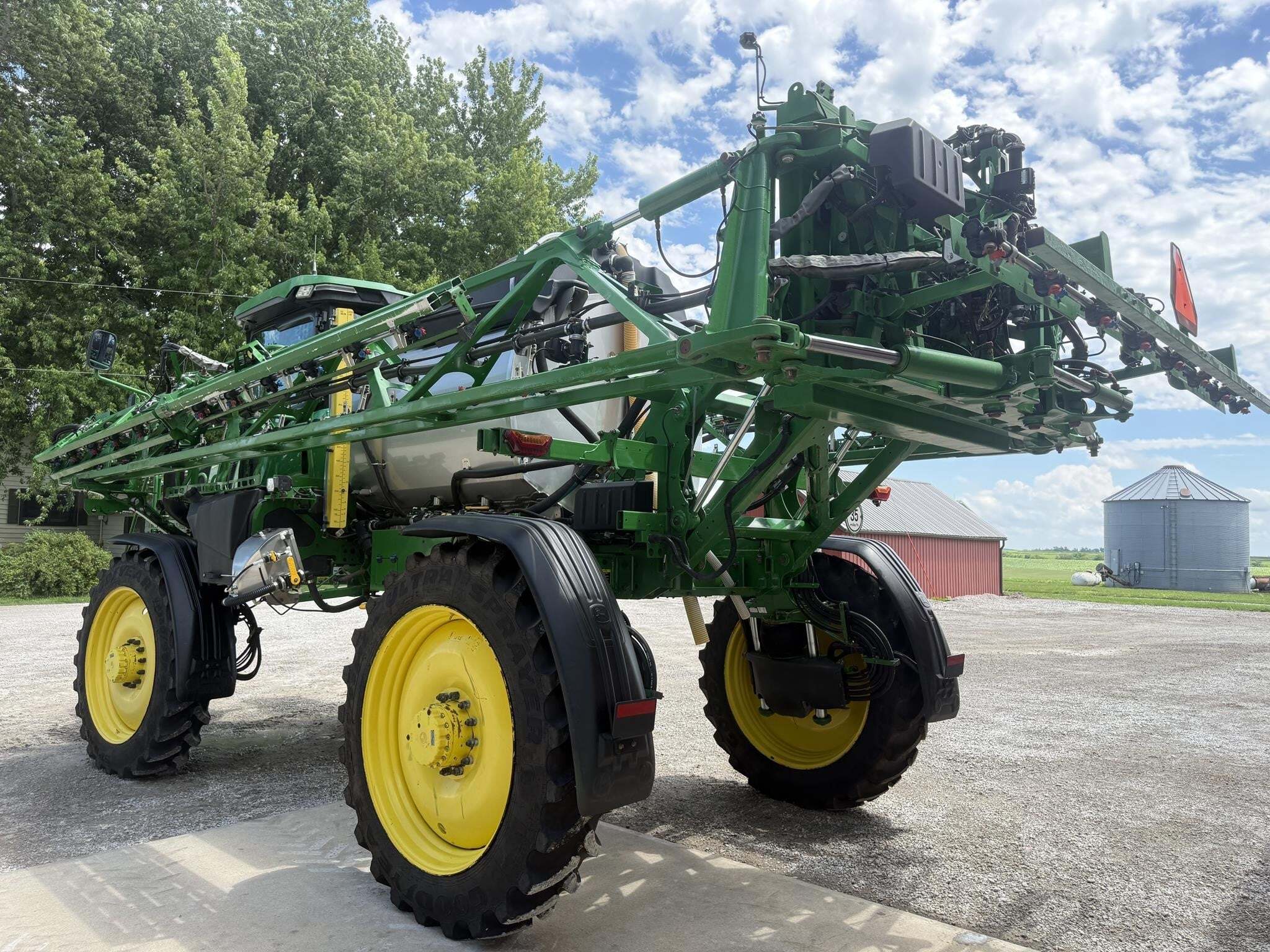 2022 John Deere 412R Self-Propelled Sprayer