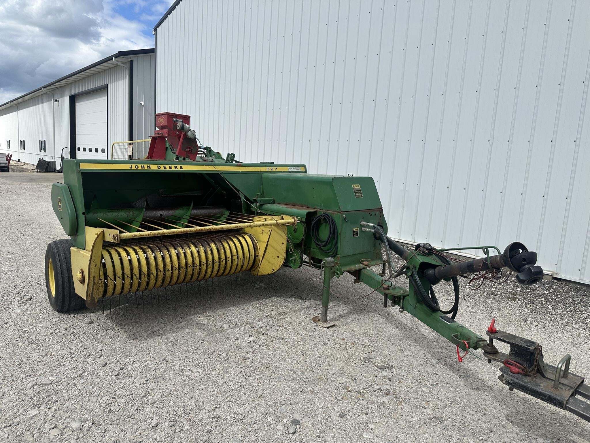  John Deere 327 Small Square Baler