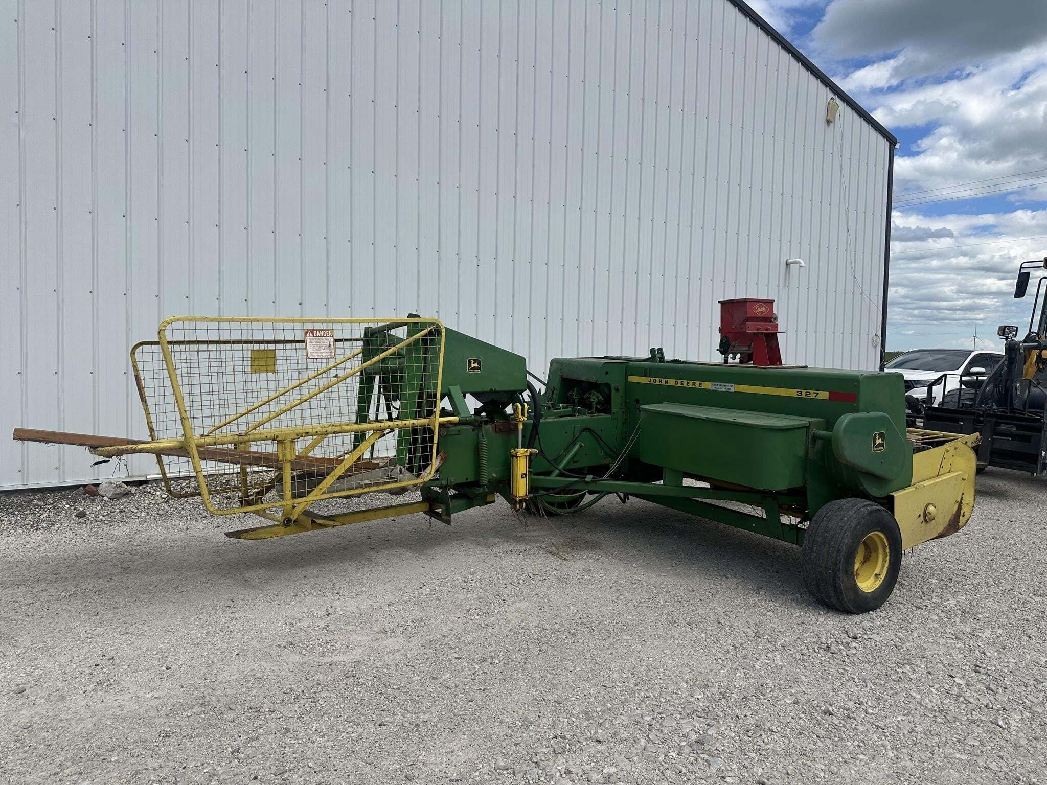  John Deere 327 Small Square Baler