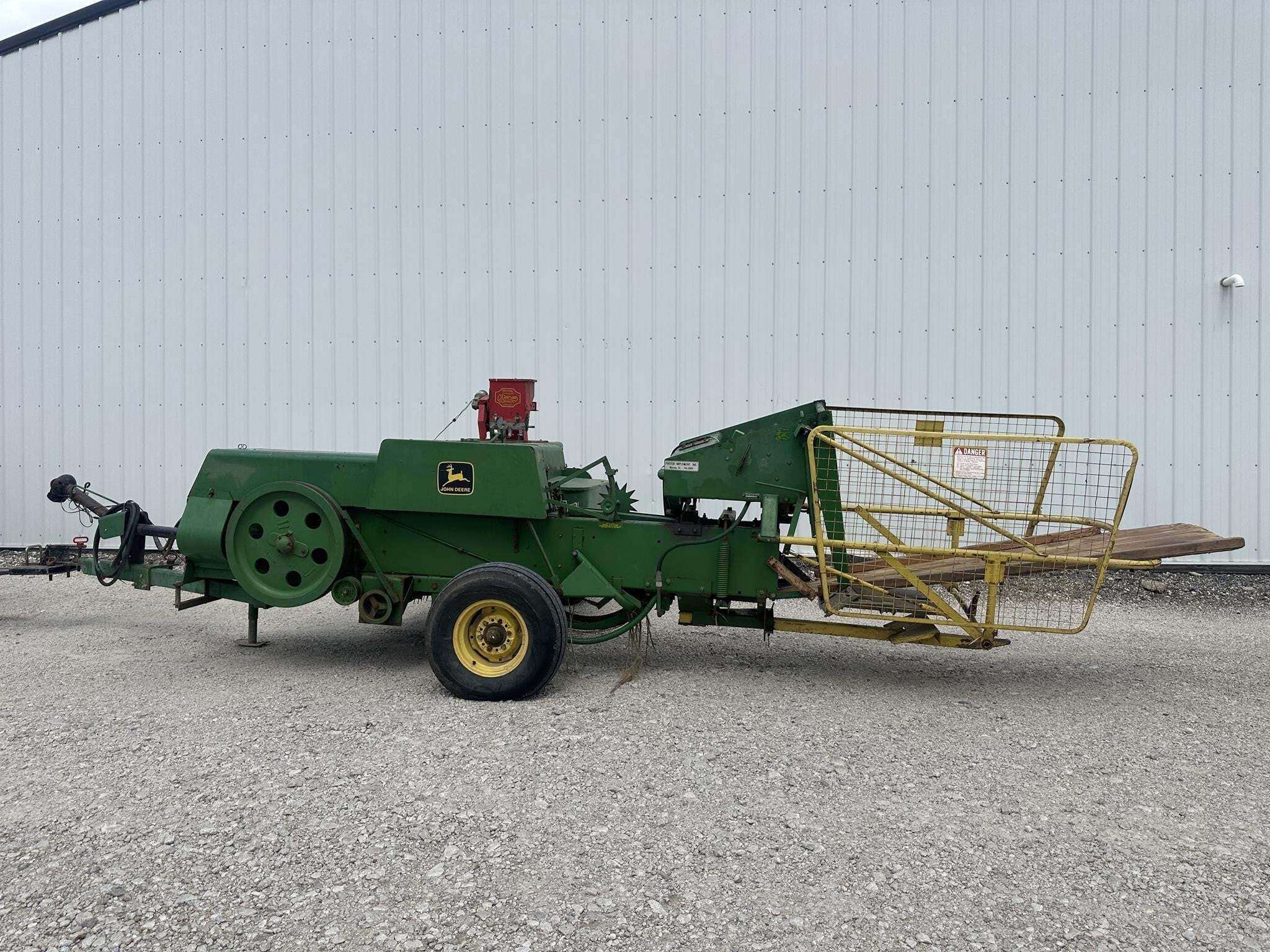  John Deere 327 Small Square Baler