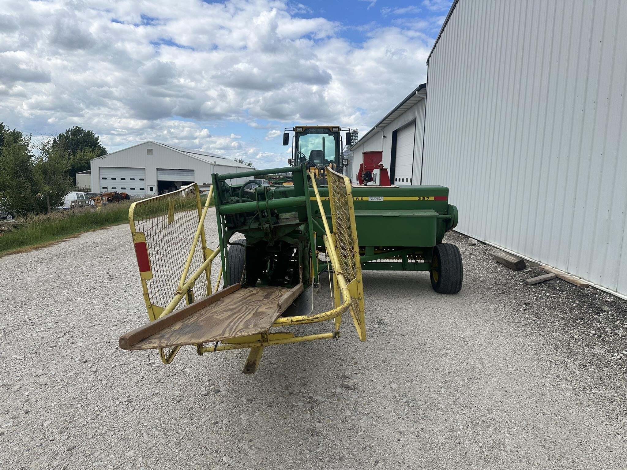 John Deere 327 Small Square Baler