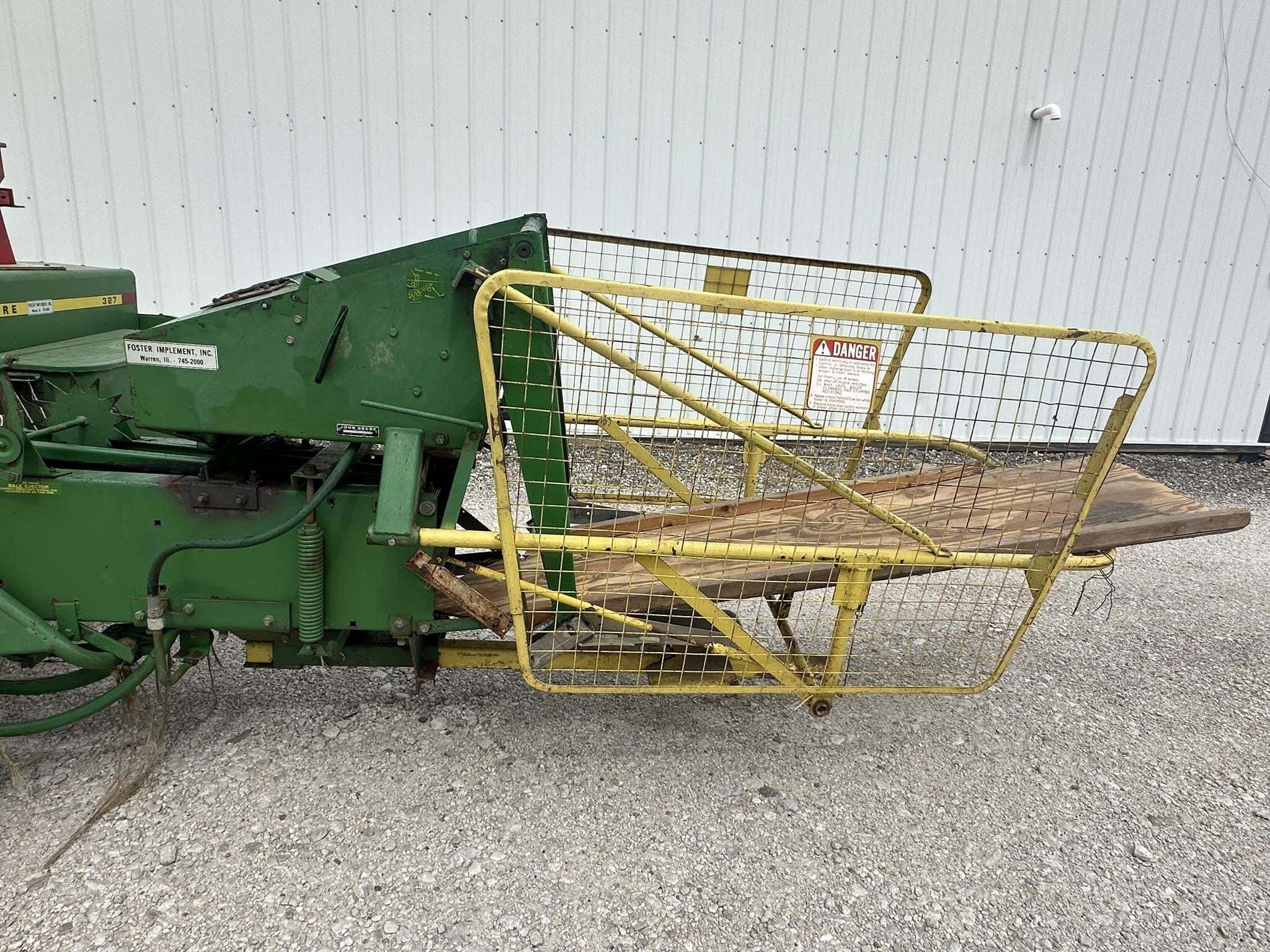  John Deere 327 Small Square Baler