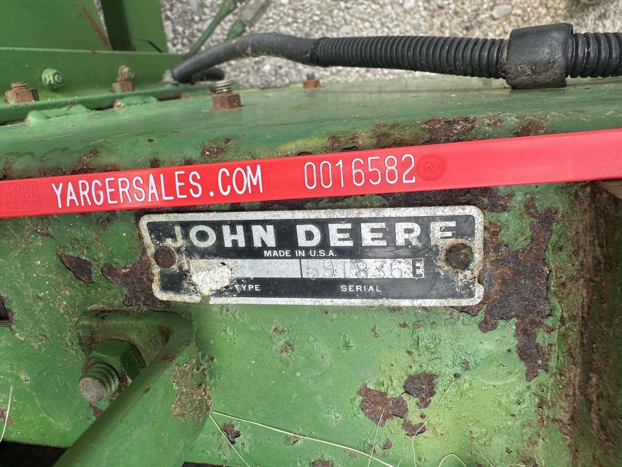  John Deere 327 Small Square Baler