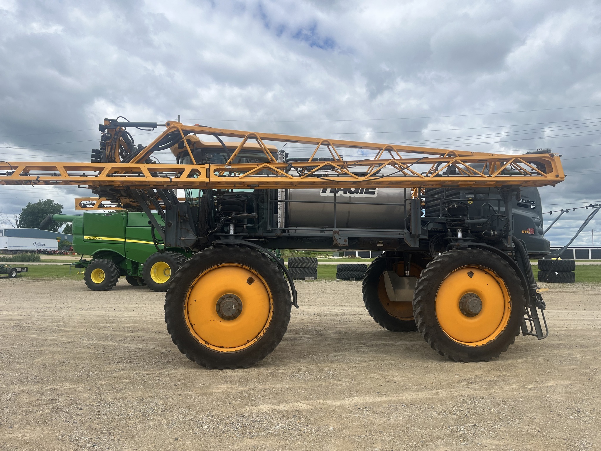 2018 Hagie STS16 Self-Propelled Sprayer