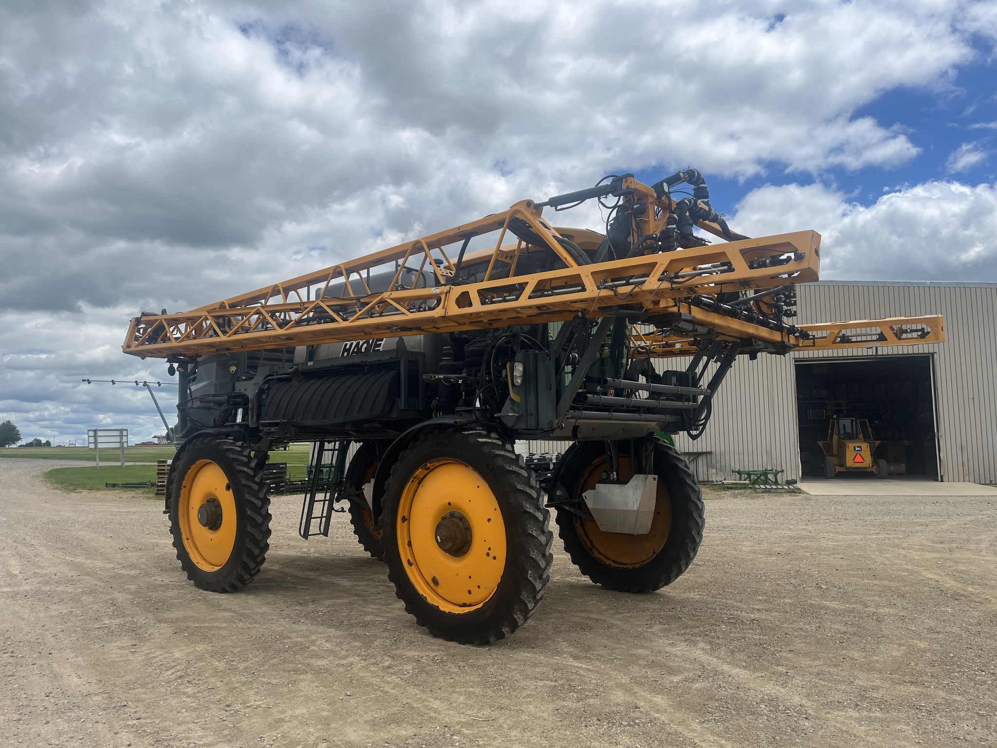 2018 Hagie STS16 Self-Propelled Sprayer