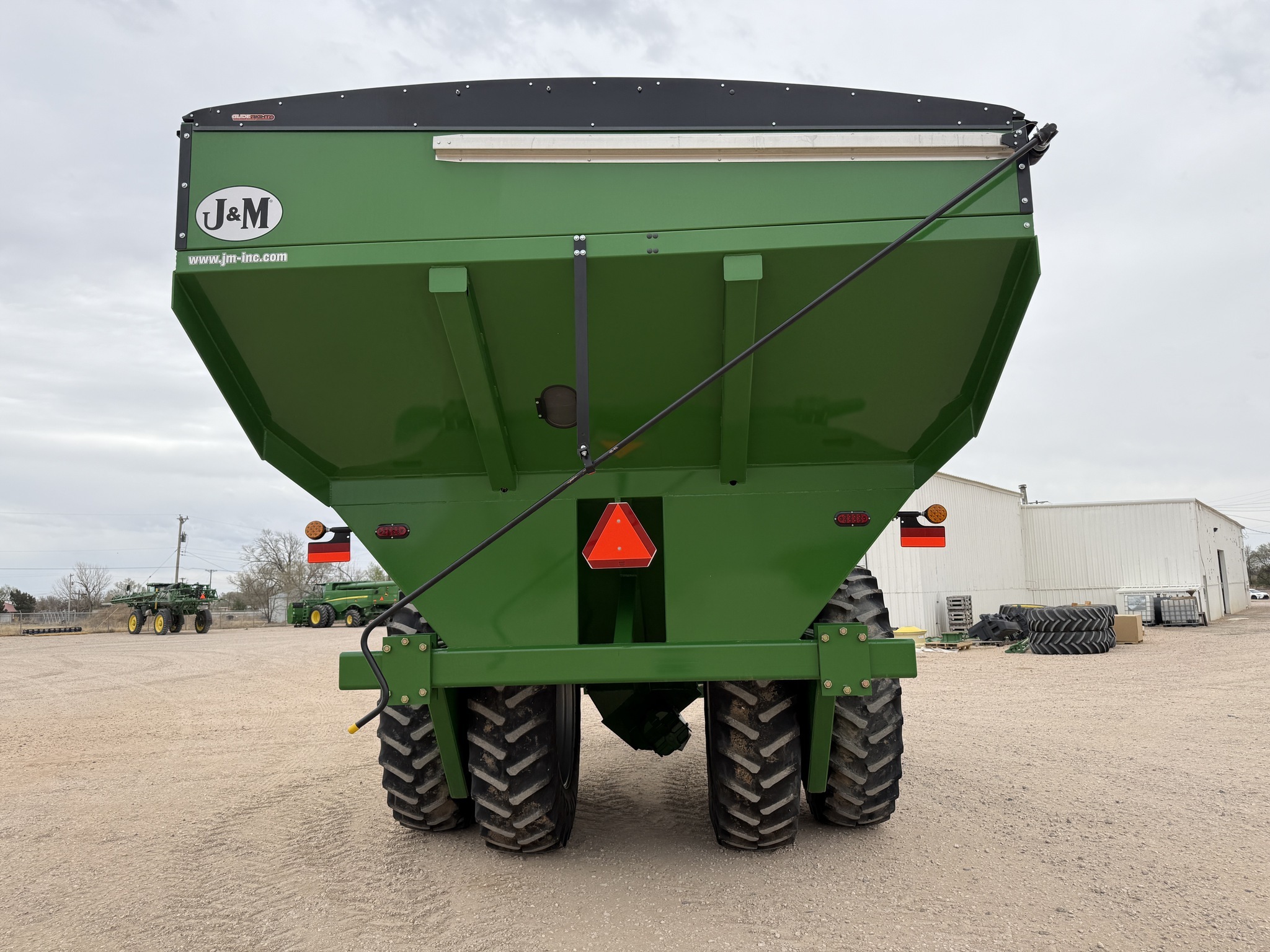 2023 J&M 1151-22D Grain Cart