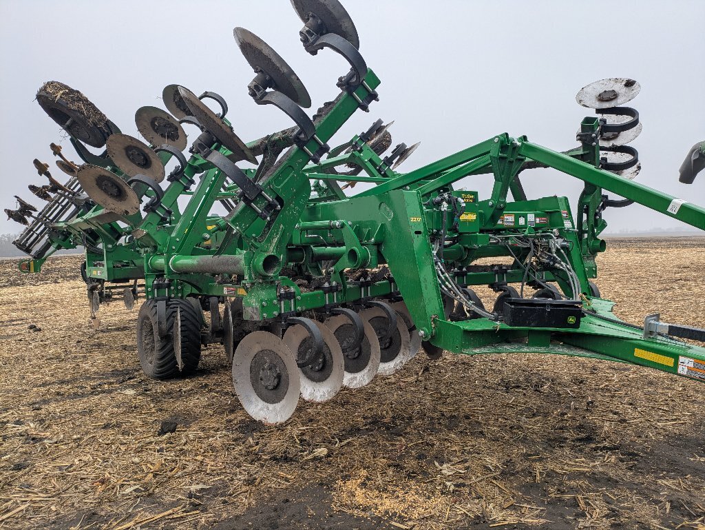 2024 John Deere 2730 Disk Chisel