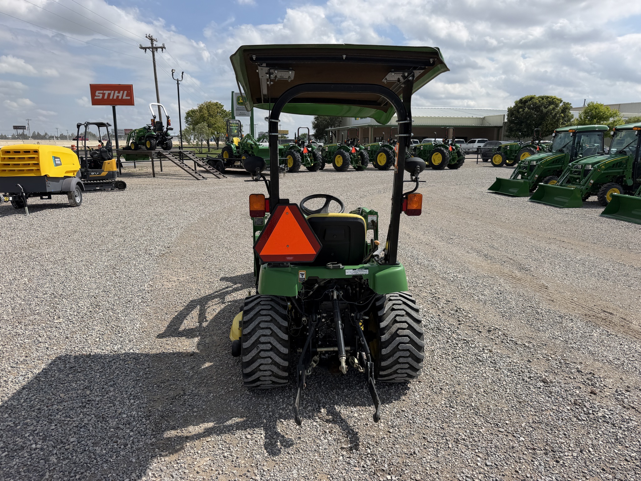 2007 John Deere 2305 Tractor