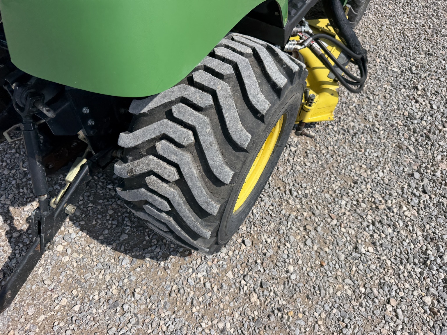 2007 John Deere 2305 Tractor