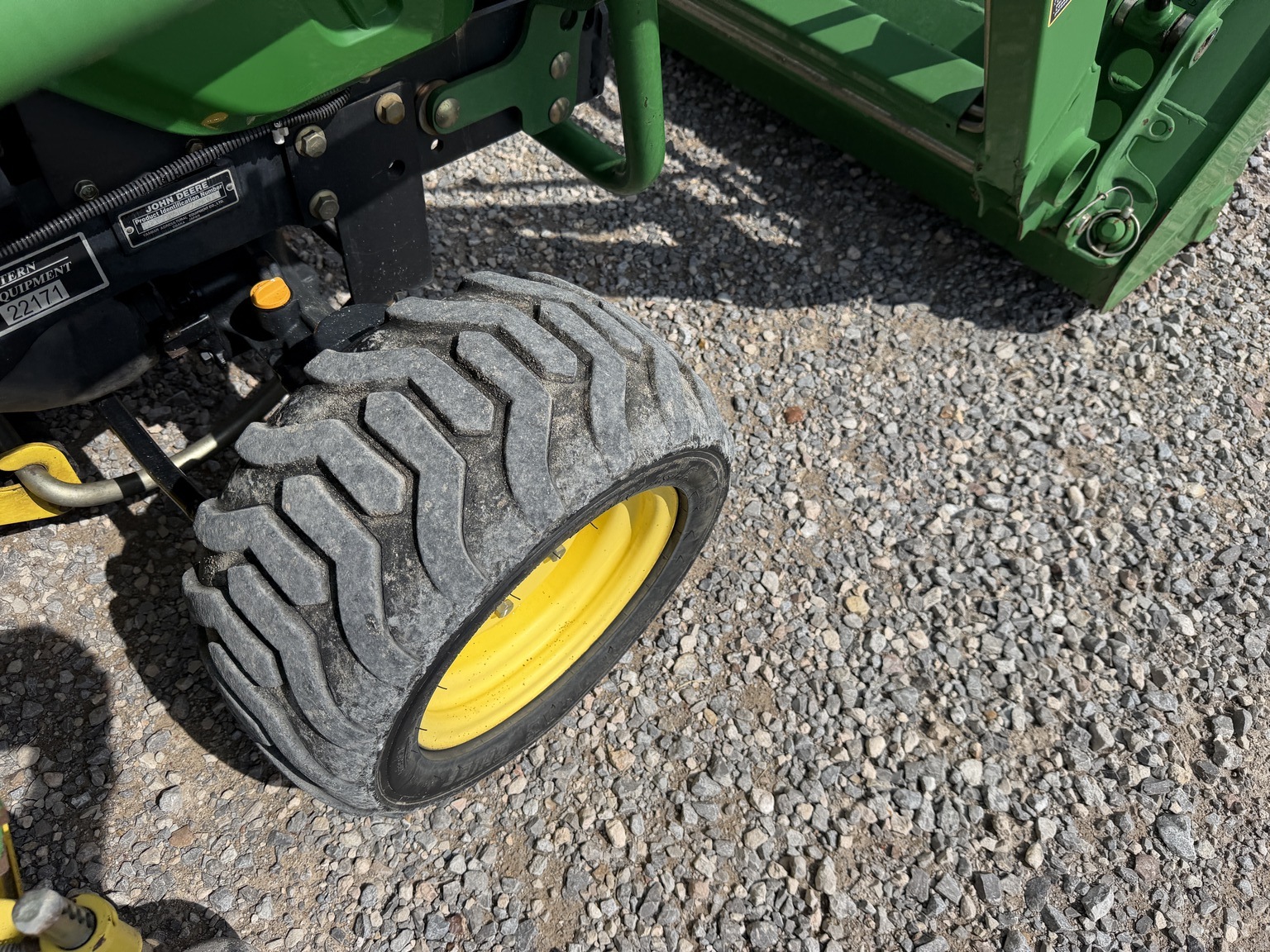 2007 John Deere 2305 Tractor
