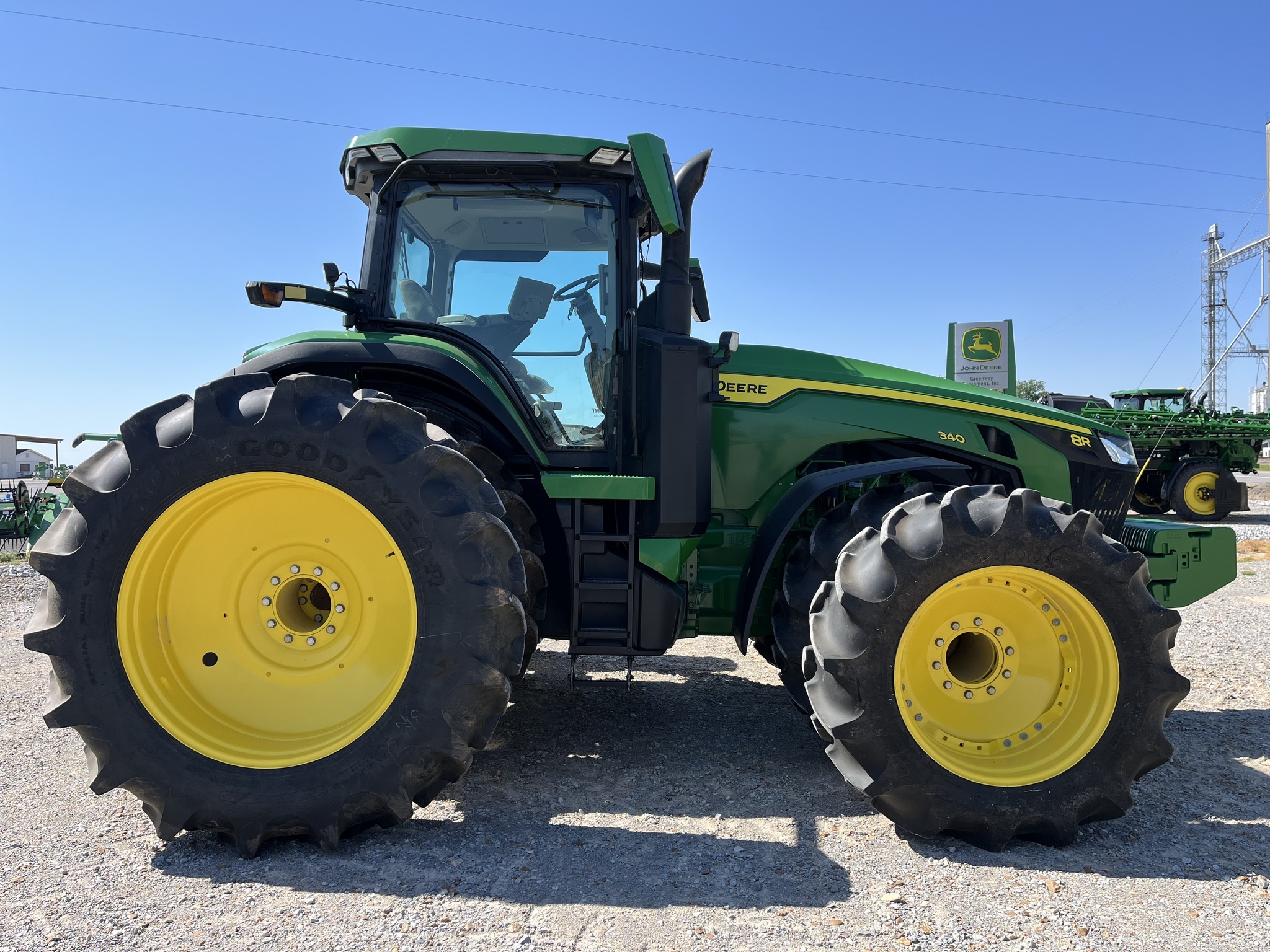 2022 John Deere 8R 340 Tractor