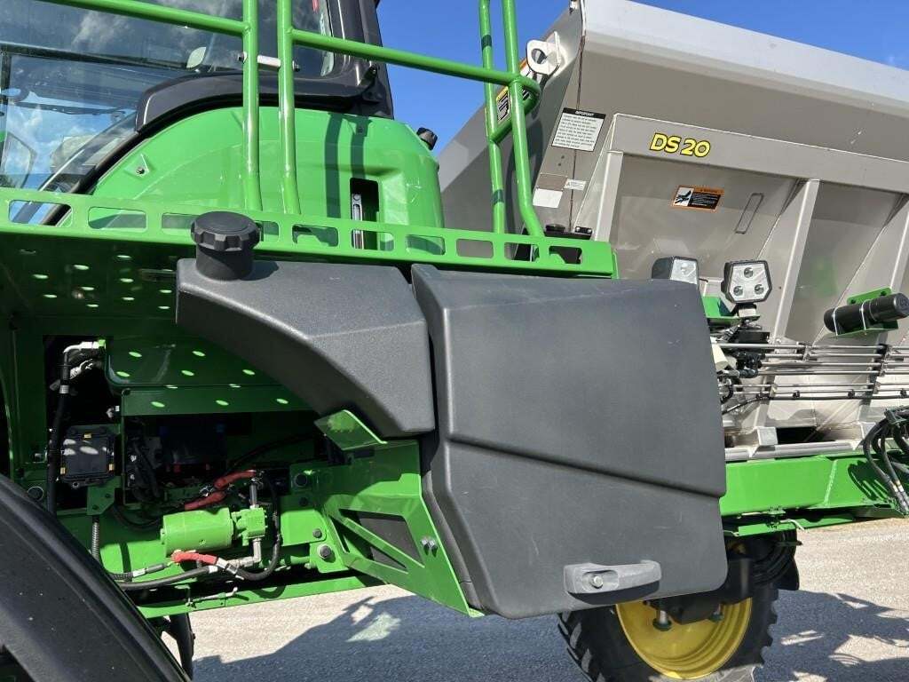 2022 John Deere 412R Self-Propelled Sprayer