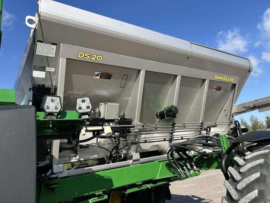 2022 John Deere 412R Self-Propelled Sprayer