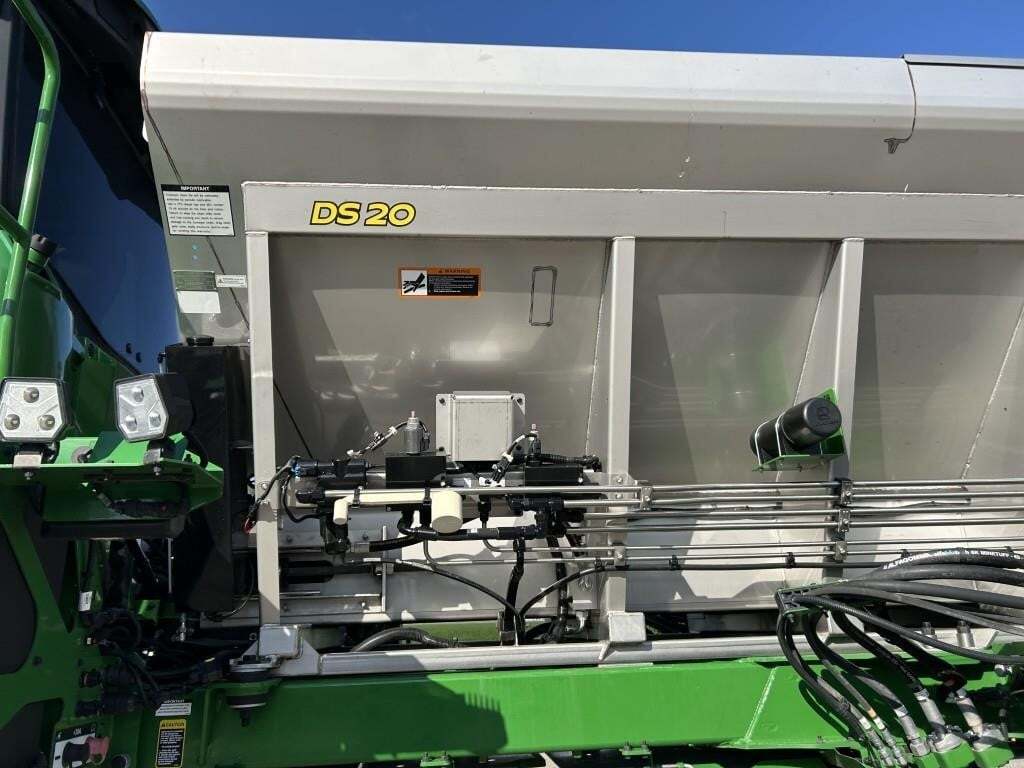 2022 John Deere 412R Self-Propelled Sprayer