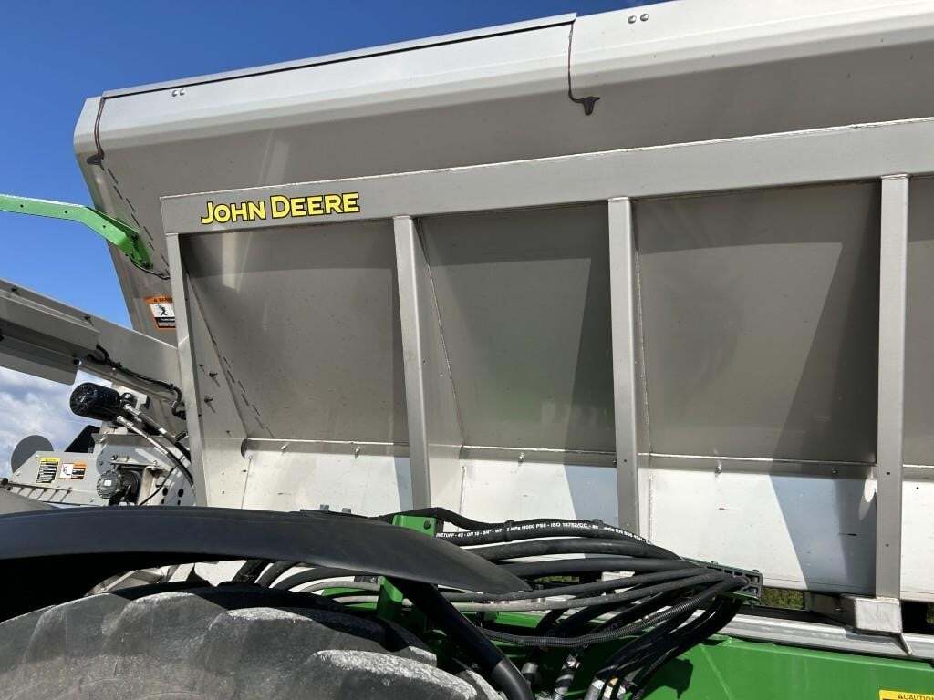 2022 John Deere 412R Self-Propelled Sprayer