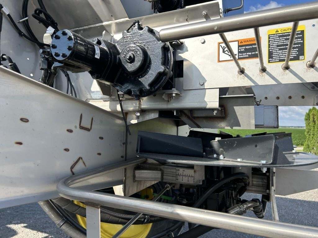 2022 John Deere 412R Self-Propelled Sprayer
