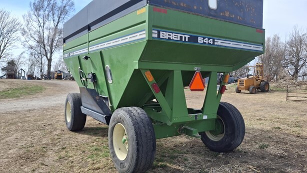 Brent 644 Gravity Wagon