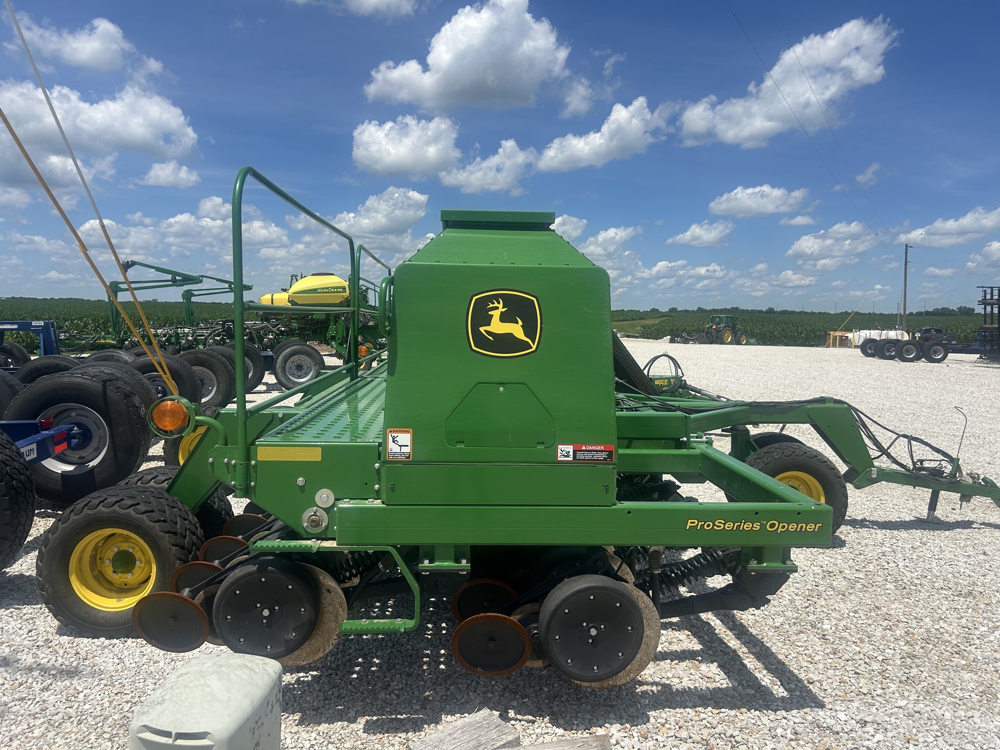  John Deere 1590 Drill