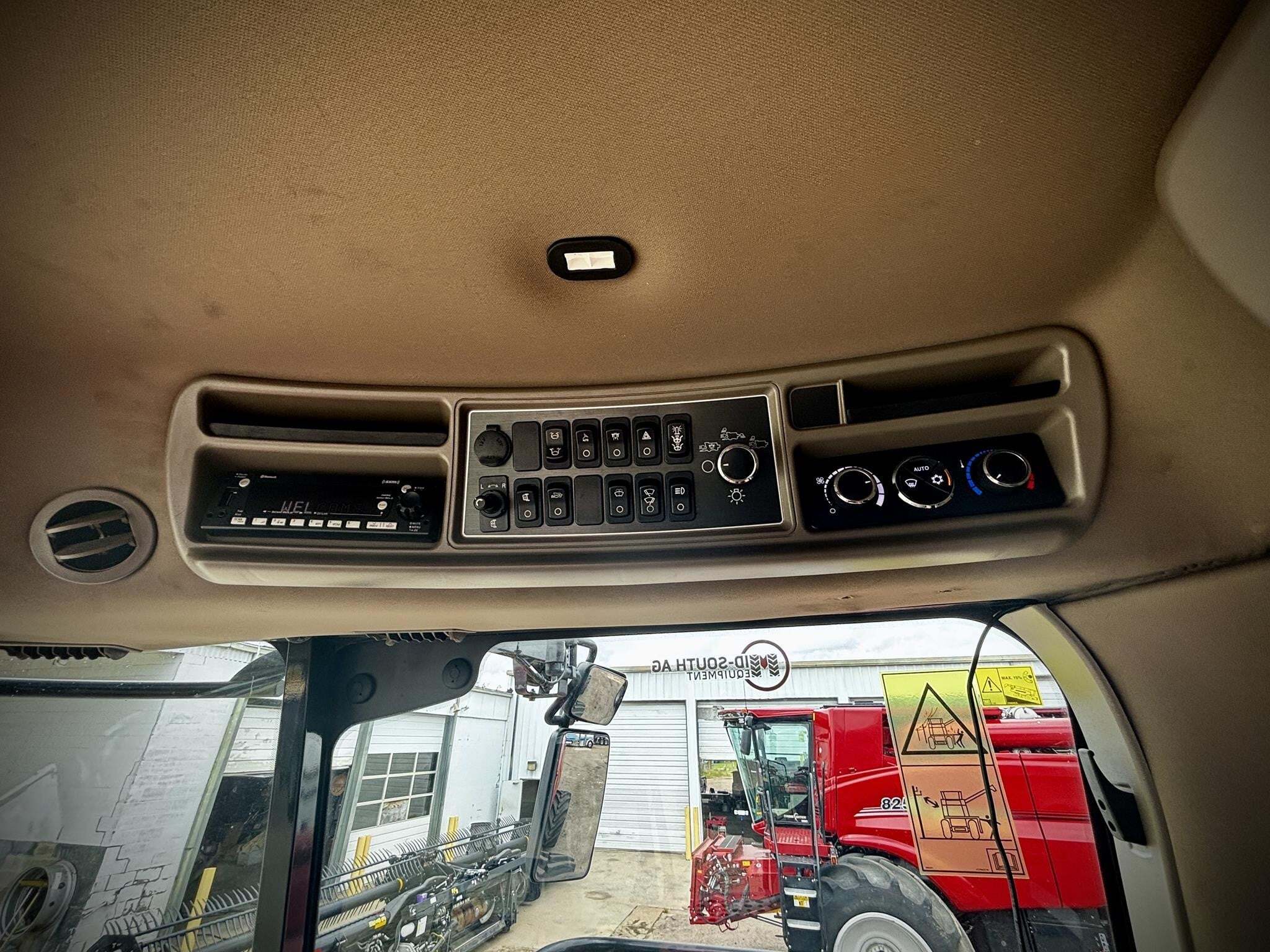 2022 Case IH 8250 Combine