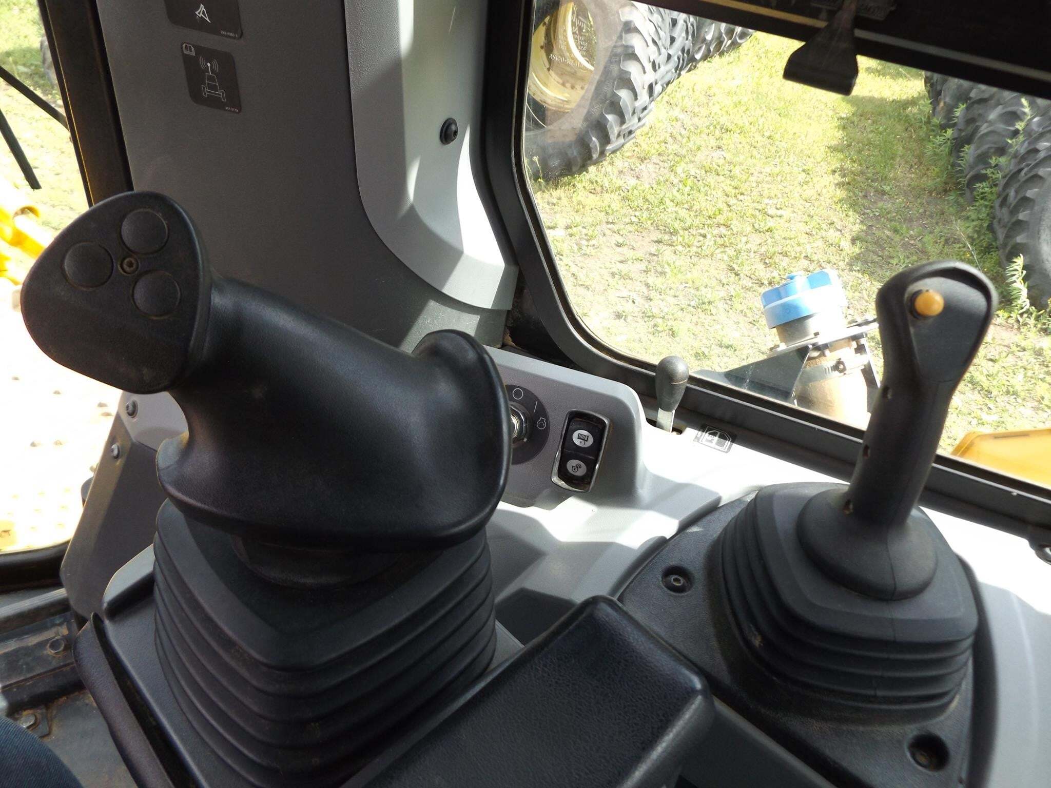 2017 Caterpillar D7E LGP Dozer