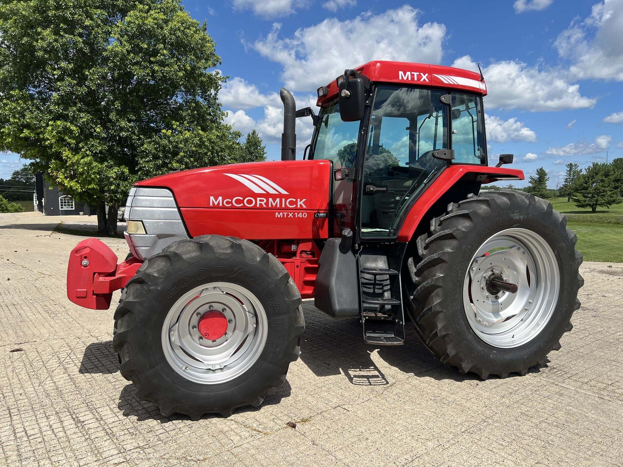 2002 McCormick MTX140 Tractor
