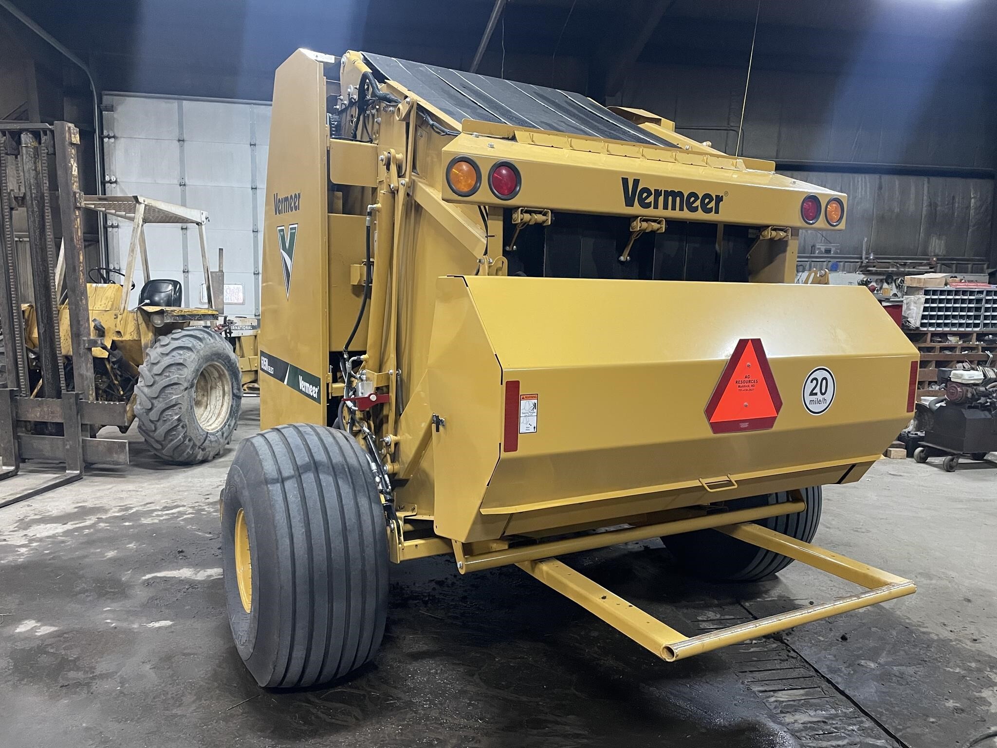 2022 Vermeer 605N Round Baler