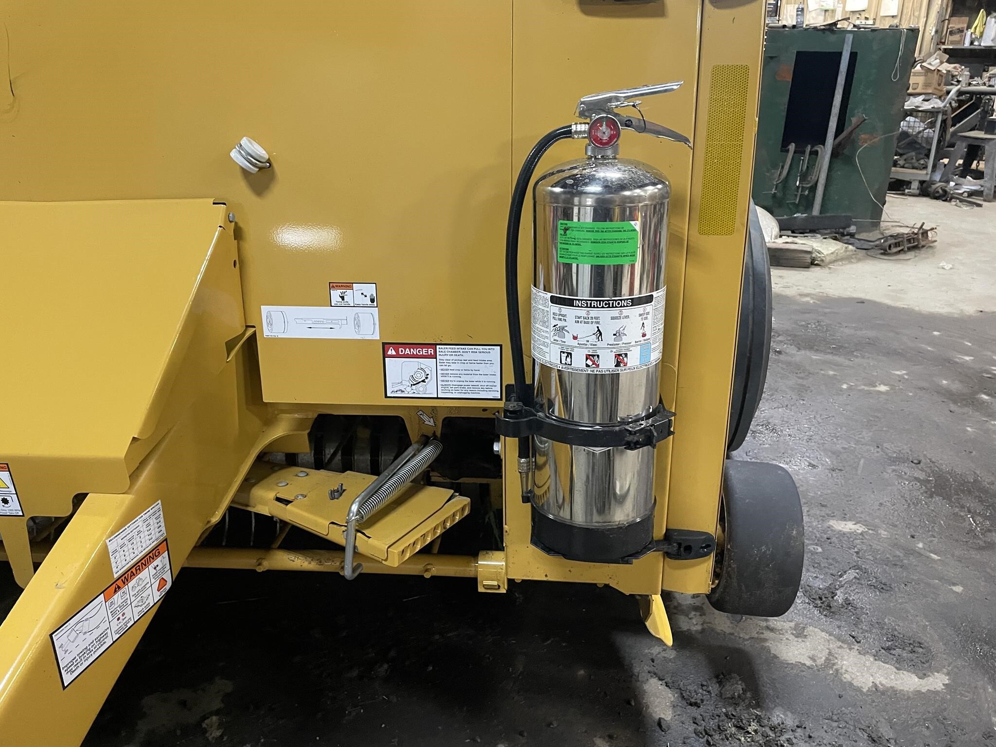 2022 Vermeer 605N Round Baler