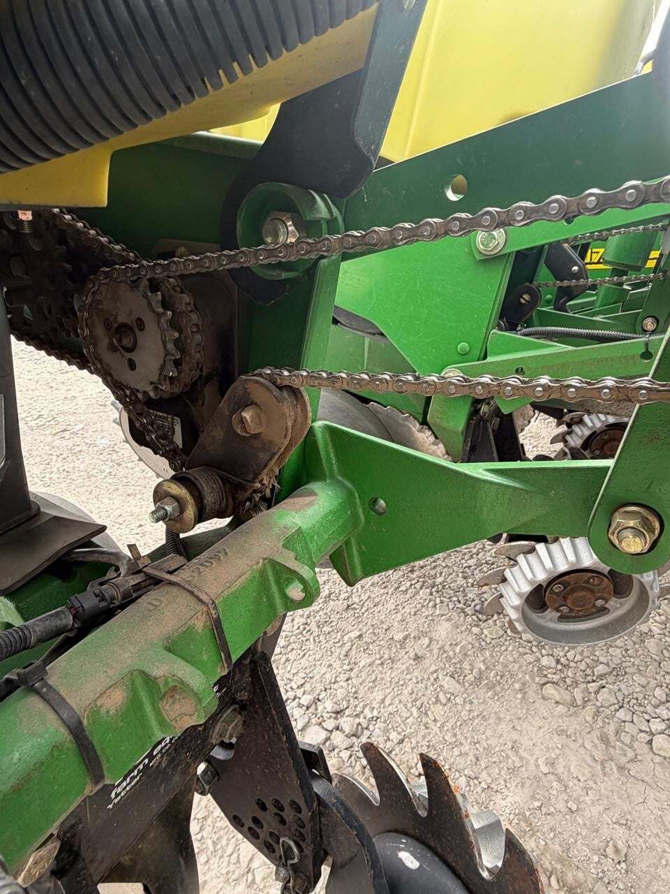 2005 John Deere 1760 Planter