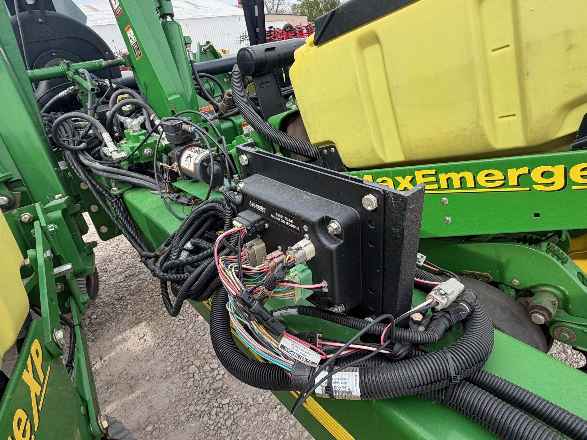 2005 John Deere 1760 Planter