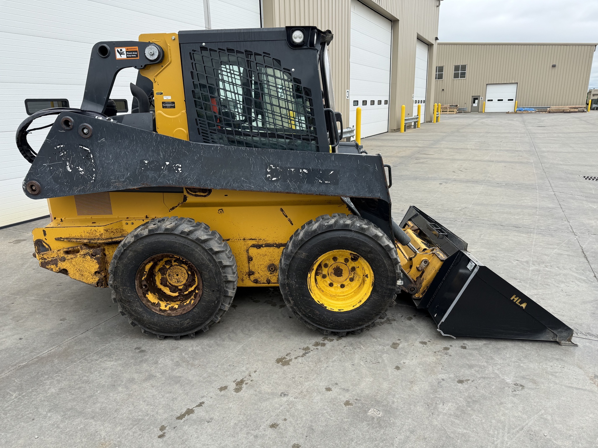 2022 Deere 324G Skid Steer