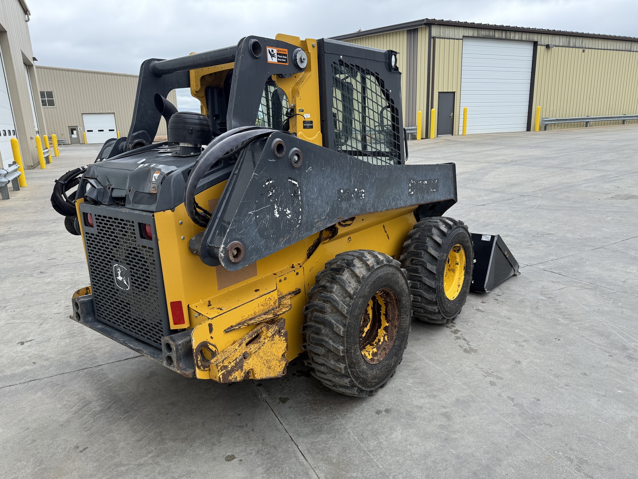 2022 Deere 324G Skid Steer