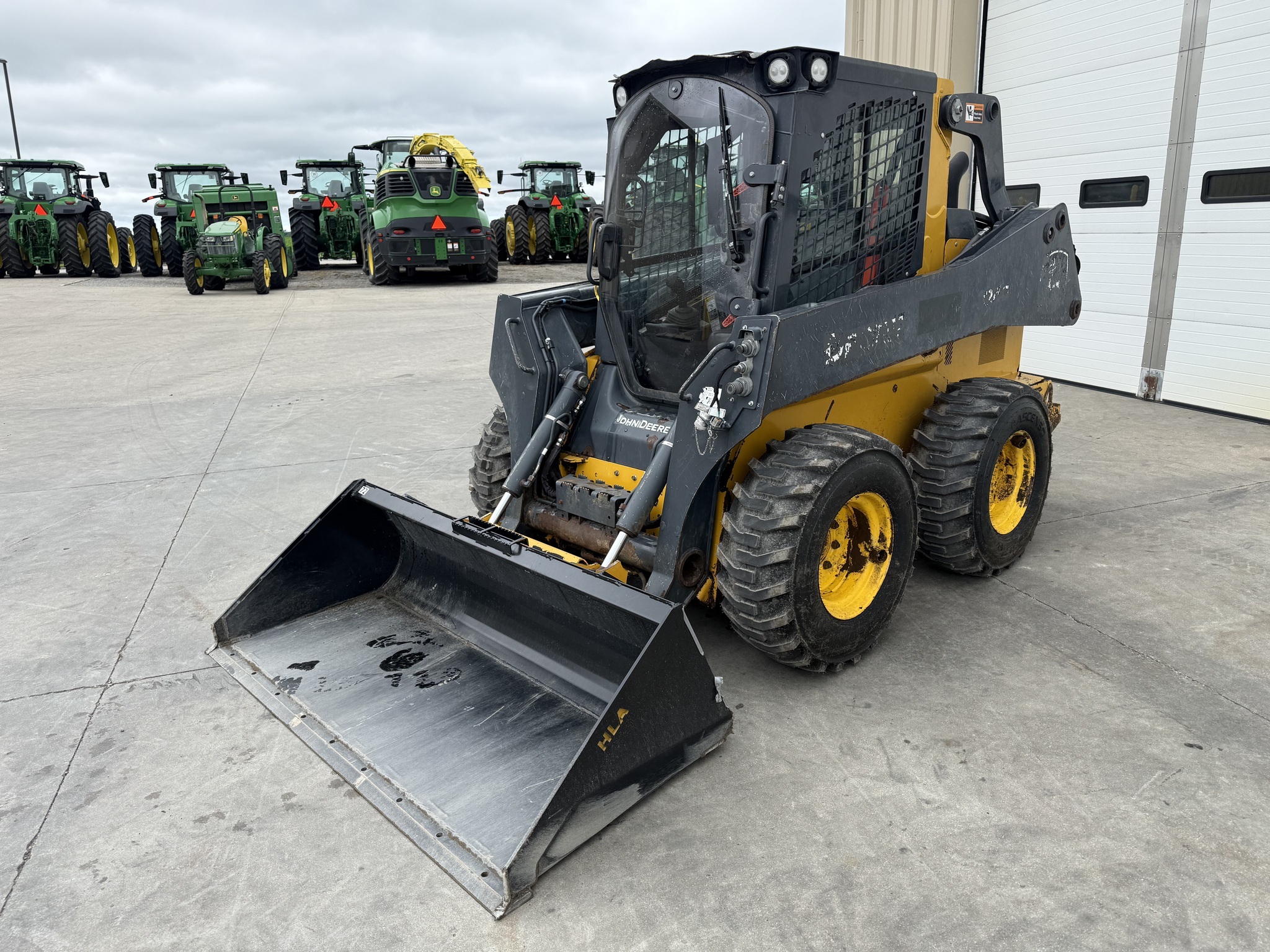2022 Deere 324G Skid Steer