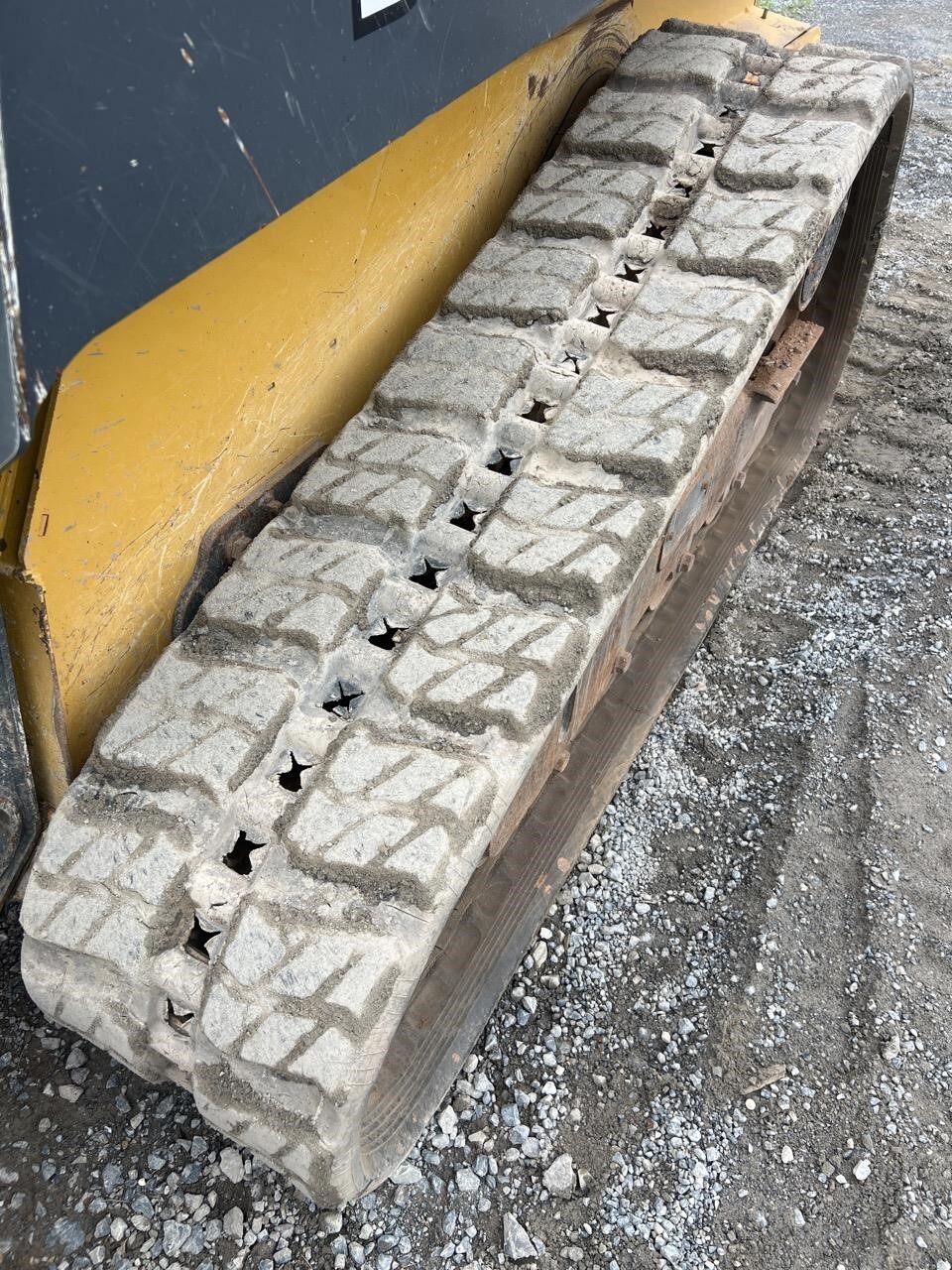 2022 Deere 325G Skid Steer
