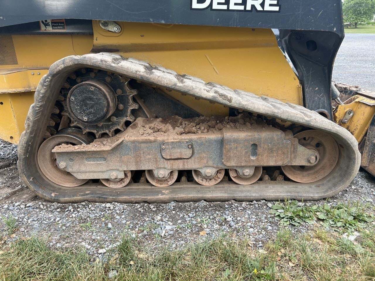2022 Deere 325G Skid Steer