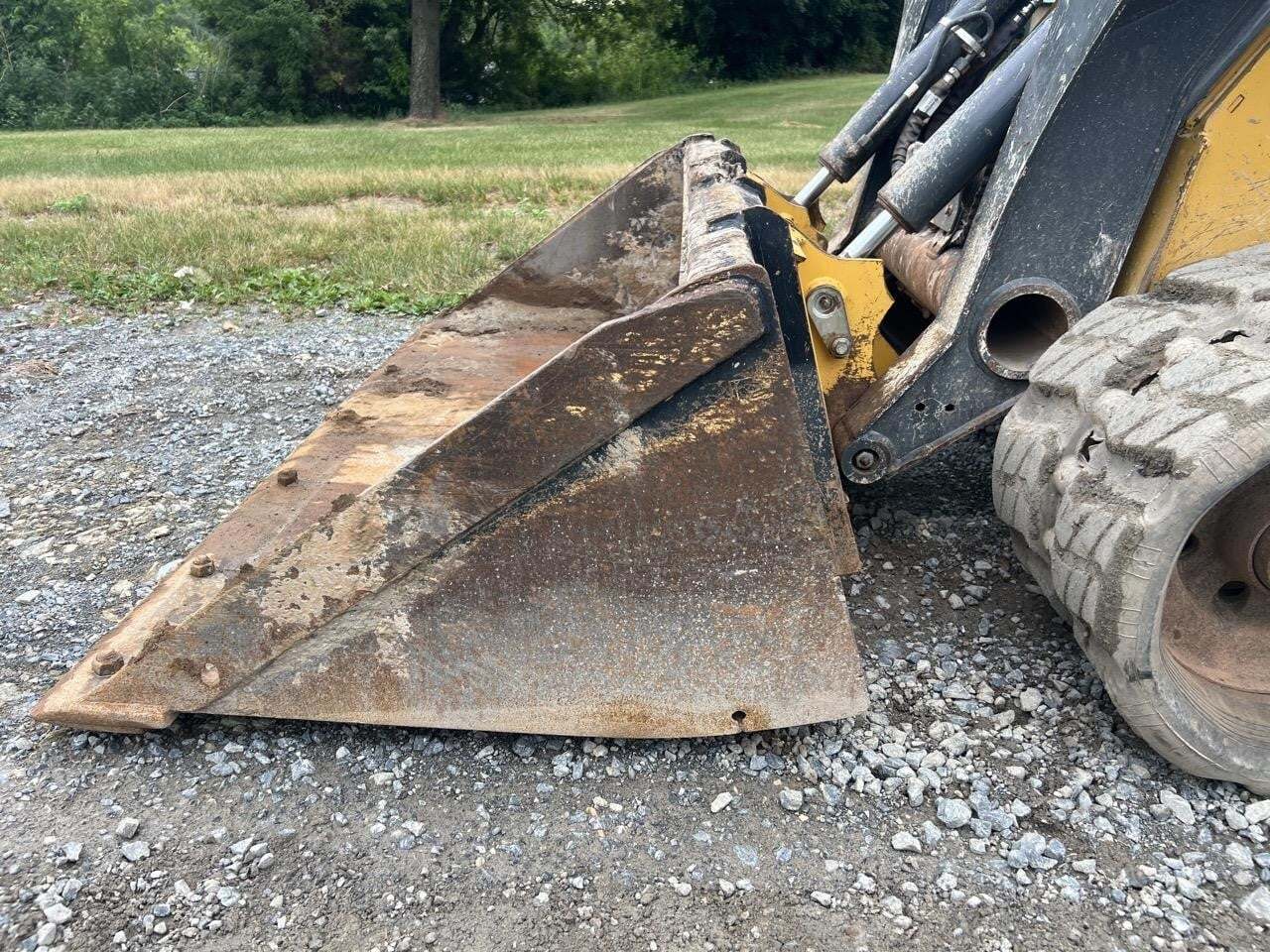 2022 Deere 325G Skid Steer