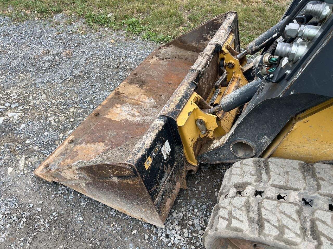 2022 Deere 325G Skid Steer