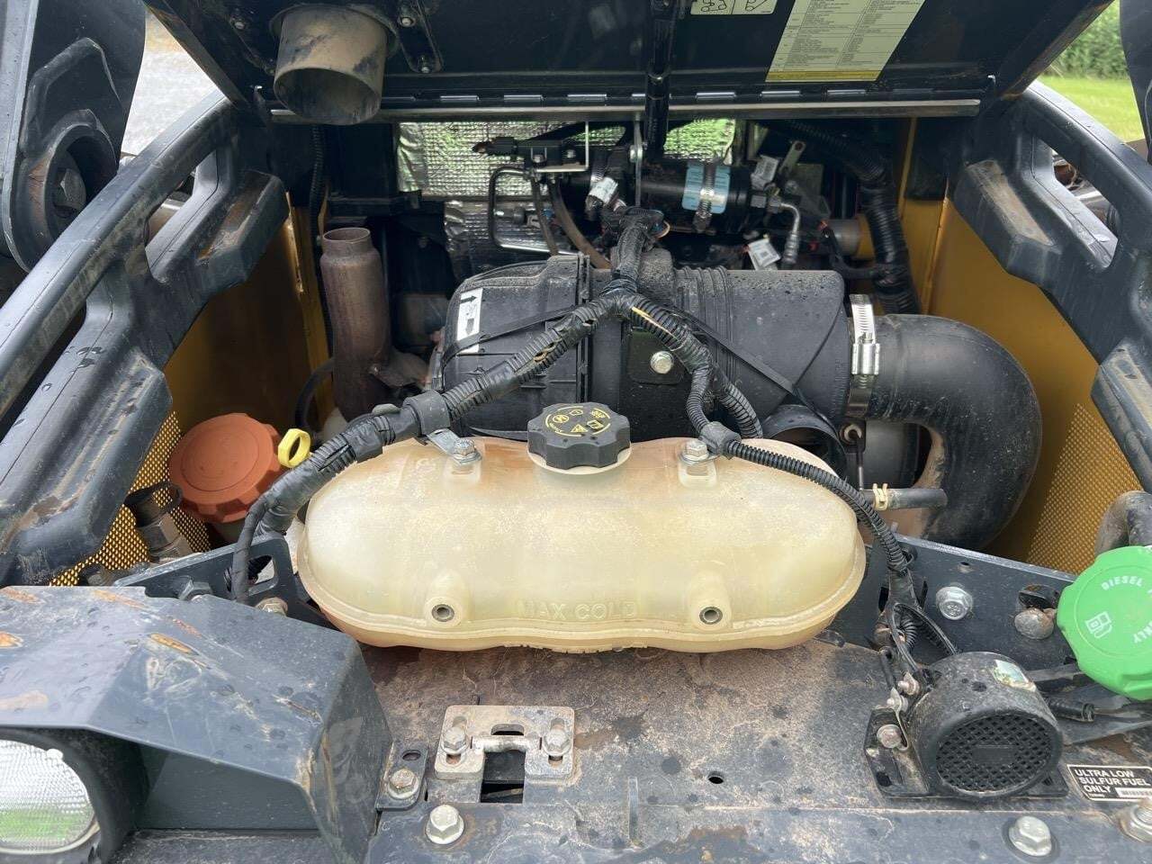 2022 Deere 325G Skid Steer
