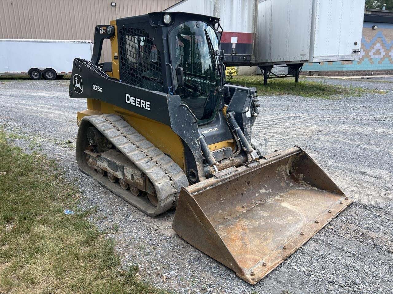 2022 Deere 325G Skid Steer
