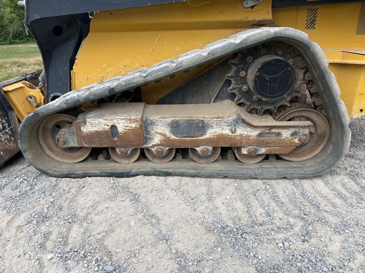 2022 Deere 325G Skid Steer