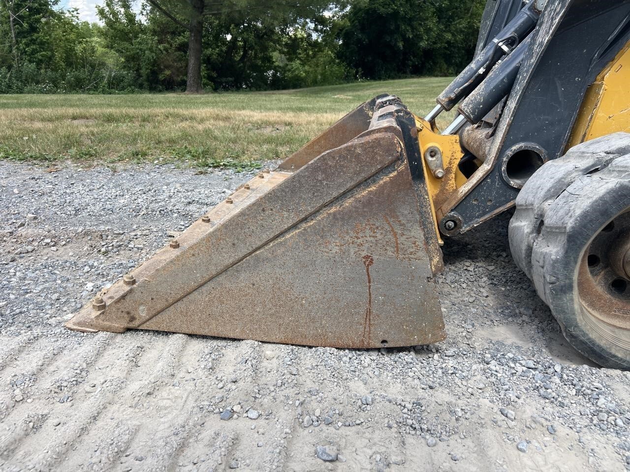 2022 Deere 325G Skid Steer
