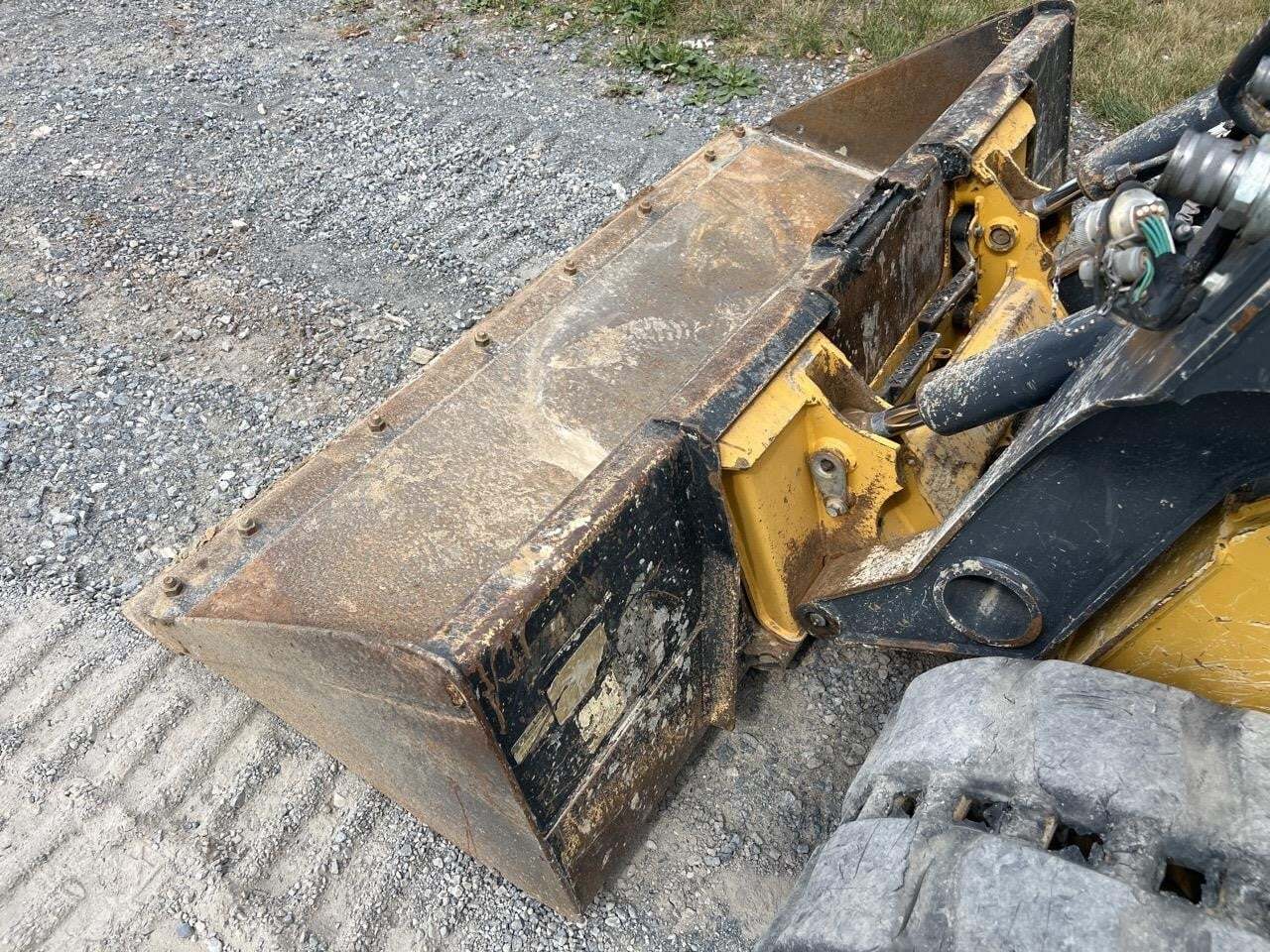 2022 Deere 325G Skid Steer